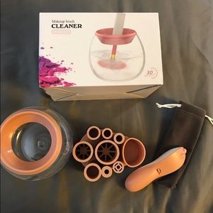 Makeup brush cleaner